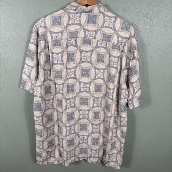 Tommy Bahama Men's Size Medium Cream 100% Silk Geometric Short Sleeve Shirt - Picture 2 of 10